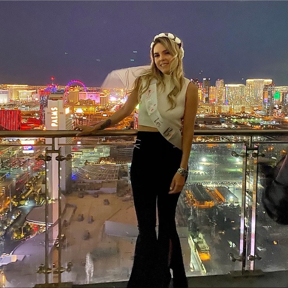 Meet your Posher, Myriam - Picture 2 of 4